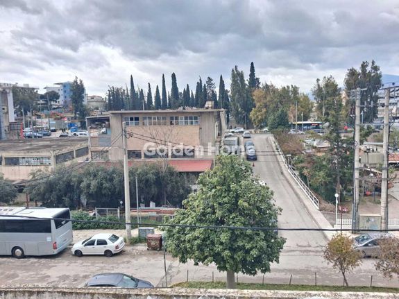 Επιχειρηματικό κτίριο 1.876 τ.μ. για ενοικίαση, Αθήνα - Δυτικά Προάστια, Μεταμόρφωση