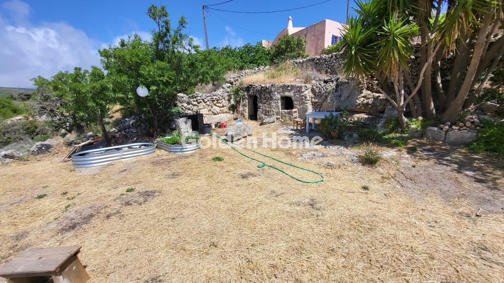 Οικόπεδο 2.100 τ.μ. προς πώληση, Μητάτα