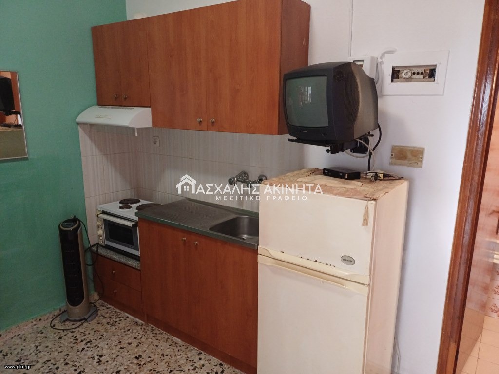 Studio / γκαρσονιέρα 20 τ.μ. προς ενοικίαση, Τρία Πεύκα