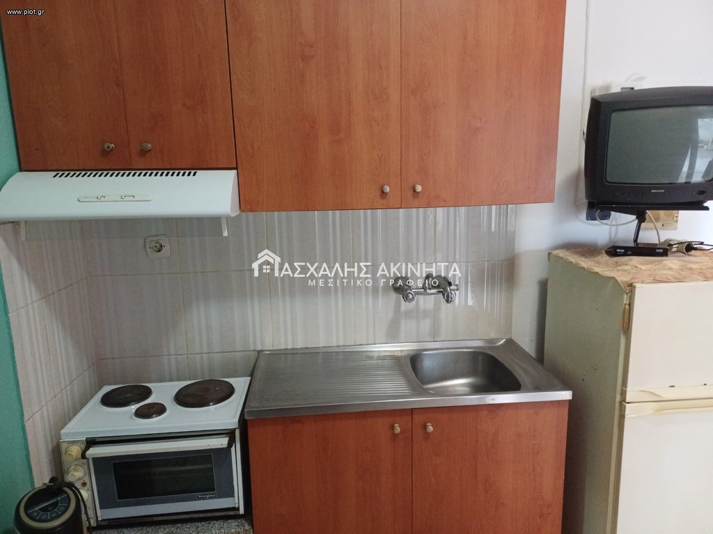 Studio / γκαρσονιέρα 20 τ.μ. προς ενοικίαση, Τρία Πεύκα