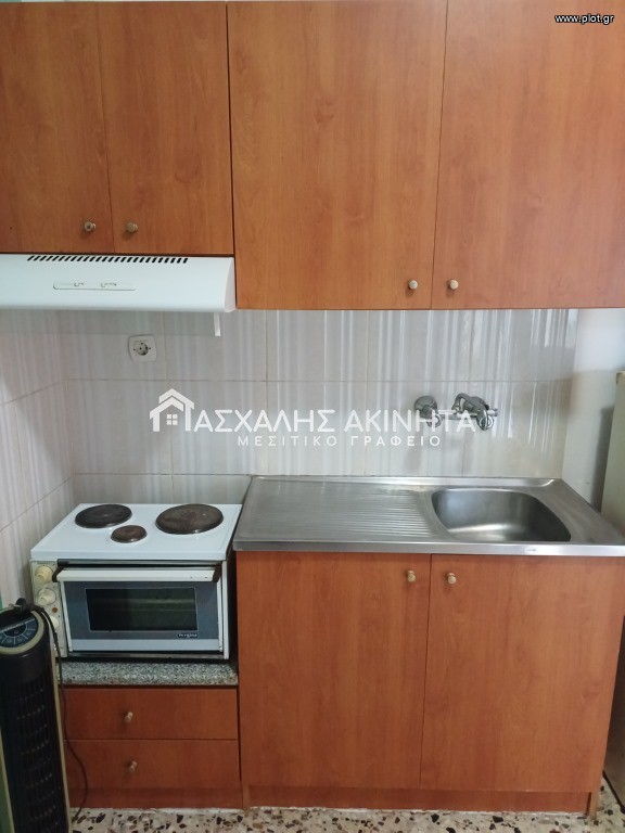 Studio / γκαρσονιέρα 20 τ.μ. προς ενοικίαση, Τρία Πεύκα