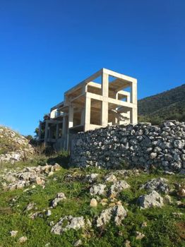Συγκρότημα διαμερισμάτων 311 τ.μ. για πώληση