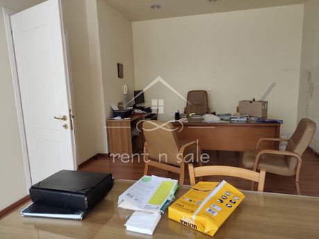 Office 52 sqm for rent