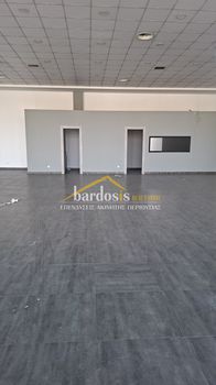 Store 1.100 sqm for rent