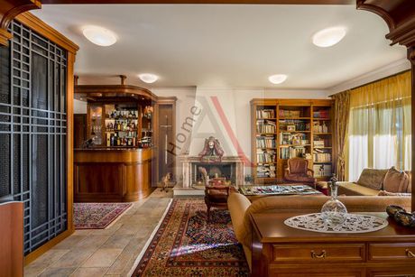 Villa 360 sqm for sale