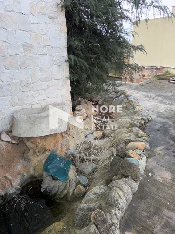 Επιχειρηματικό κτίριο 150 τ.μ. προς ενοικίαση, Κέντρο Ευκαρπίας