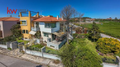 Detached home 425 sqm for sale