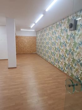 Store 62 sqm for rent
