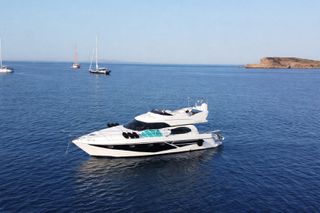 Ζητείται hostess σκάφους για την Καλοκαιρινή Σεζόν στην Πάρο