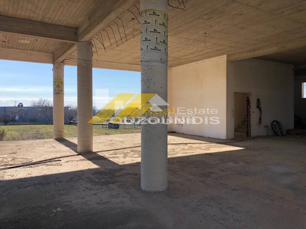 Επιχειρηματικό κτίριο 560 τ.μ. προς πώληση, Μάνα του Νερού