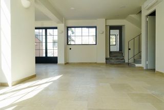 Επιχειρηματικό κτίριο 340 τ.μ. για ενοικίαση