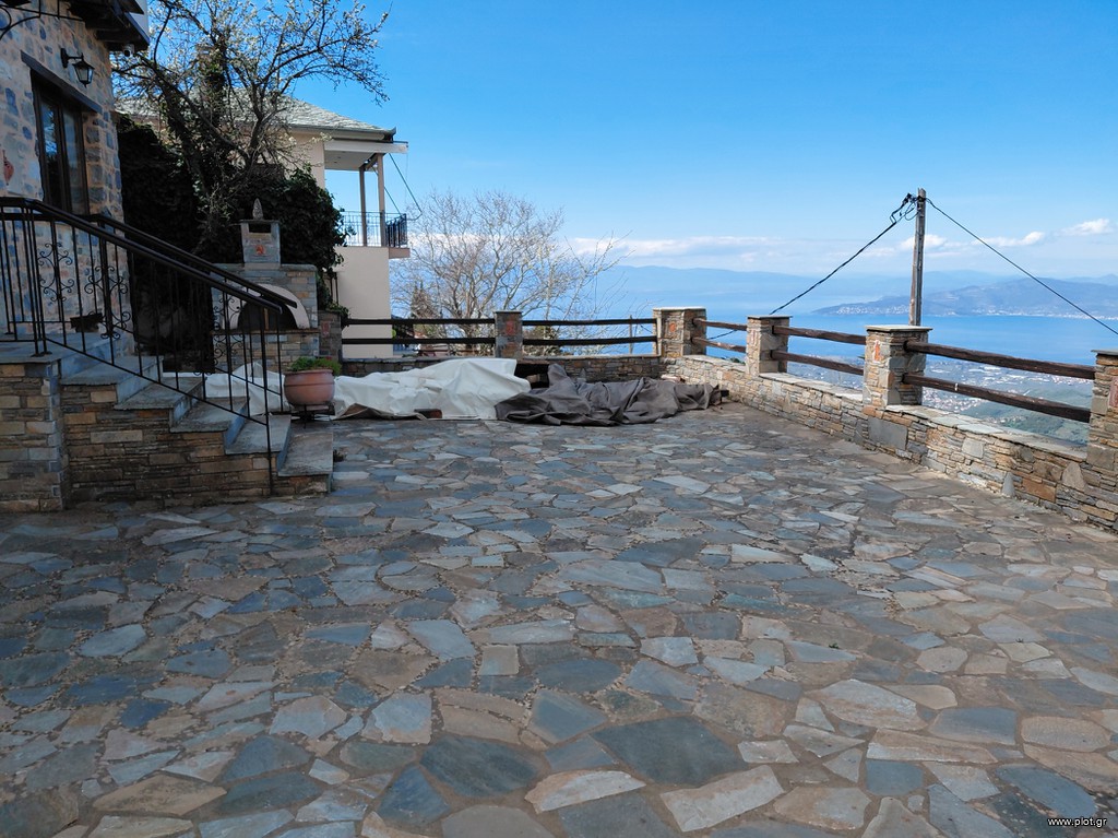 Συγκρότημα διαμερισμάτων 460 τ.μ. πρός πώληση, Μαγνησία, Μηλιές