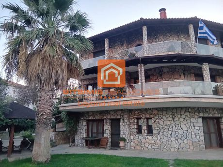 Μεζονέτα 450 τ.μ. πρός πώληση