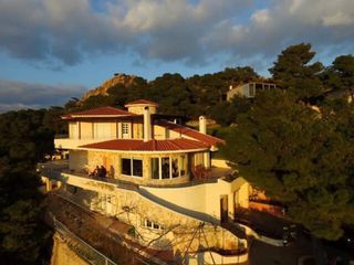 Μονοκατοικία 400 τ.μ. για ενοικίαση