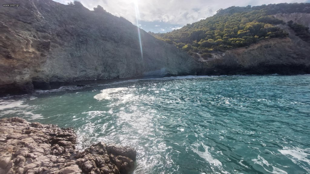 Αγροτεμάχια 125.000 τ.μ. προς πώληση, Κορινθία, Λουτράκι-Περαχώρα