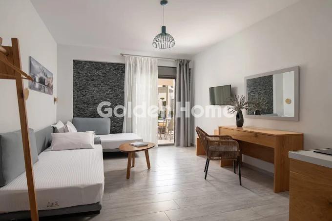 Ξενοδοχείο 2.000 τ.μ. προς πώληση, Παραλία Νικήτης