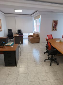 Office 90 sqm for rent