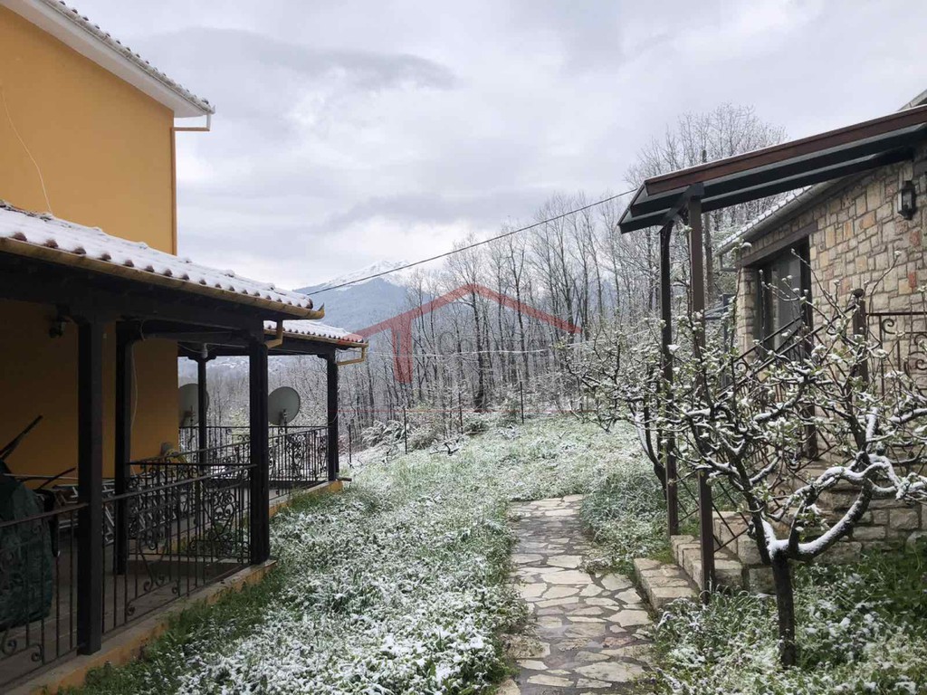 Συγκρότημα διαμερισμάτων 370 τ.μ. προς πώληση, Μπελοκομίτη