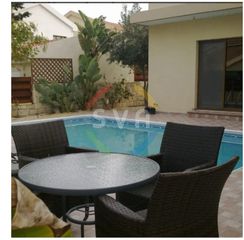 Bungalow 212 τ.μ. για πώληση