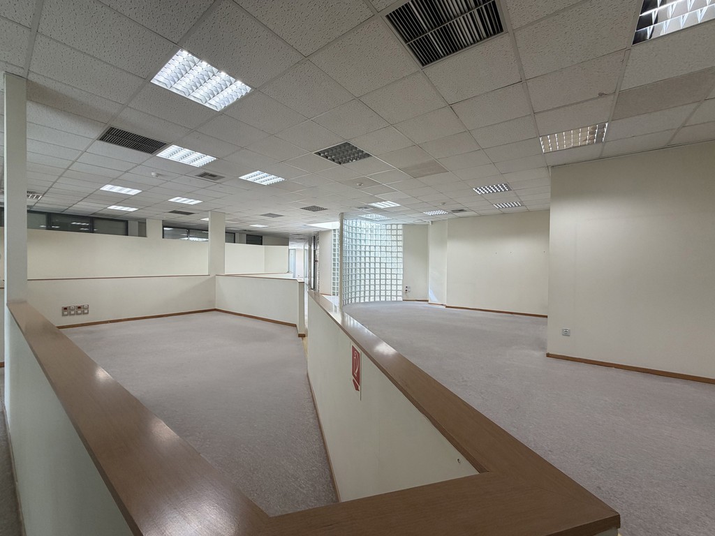 Γραφείο 2.000 τ.μ. πρός ενοικίαση, Αθήνα - Βόρεια Προάστια, Νέα Ερυθραία