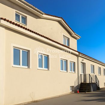 Επιχειρηματικό κτίριο 2.230 τ.μ. πρός ενοικίαση
