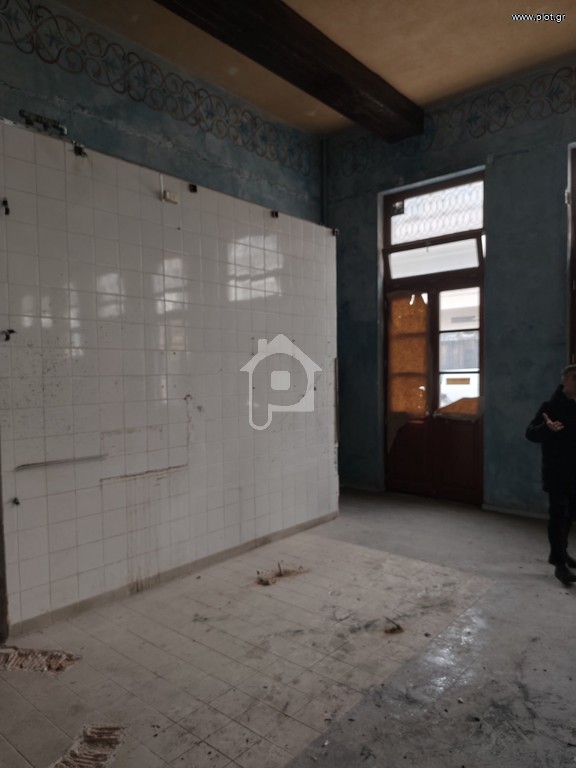 Κατάστημα 276 τ.μ. προς ενοικίαση, Μοναστηράκι Αθήνας