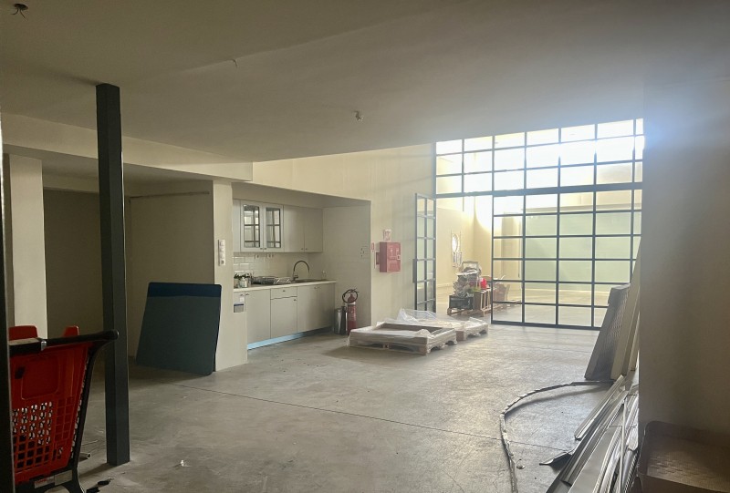 Επιχειρηματικό κτίριο 1.030 τ.μ. πρός πώληση, Αθήνα - Δυτικά Προάστια, Μεταμόρφωση