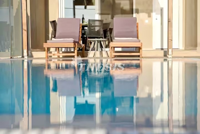 Μεζονέτα 172 τ.μ. προς πώληση, Πολιτικά