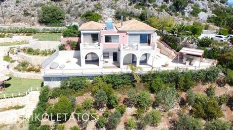 Villa 180 sqm for sale