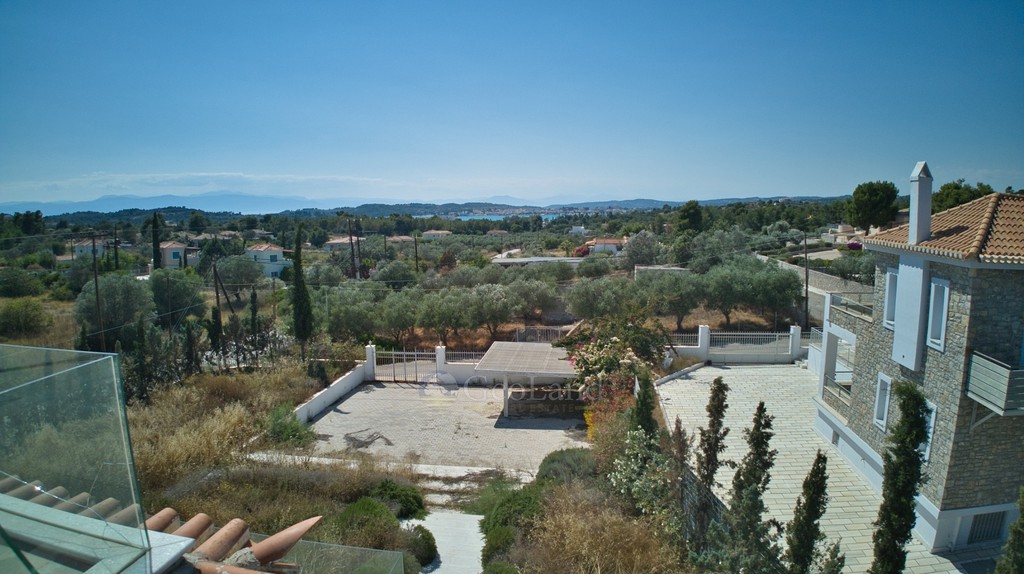 Μεζονέτα 180 τ.μ. προς πώληση, Μπουζαίικα