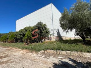 Βιομηχανικός χώρος 2.301 τ.μ. πρός πώληση, Θεσπρωτία, Παραμυθιά-thumb-2