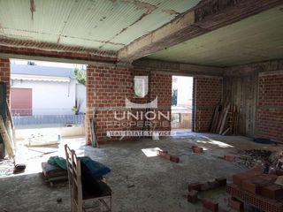 Building 590 sqm for sale
