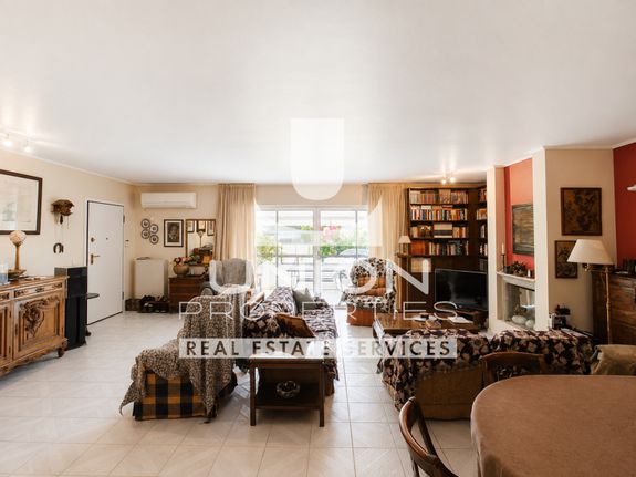 Maisonette 215 sqm for sale, Athens - South, Alimos