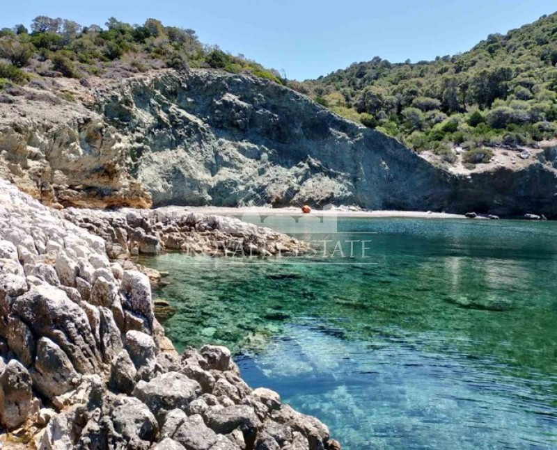 Αγροτεμάχια 127.000 τ.μ. πρός πώληση, Κορινθία, Λουτράκι-Περαχώρα