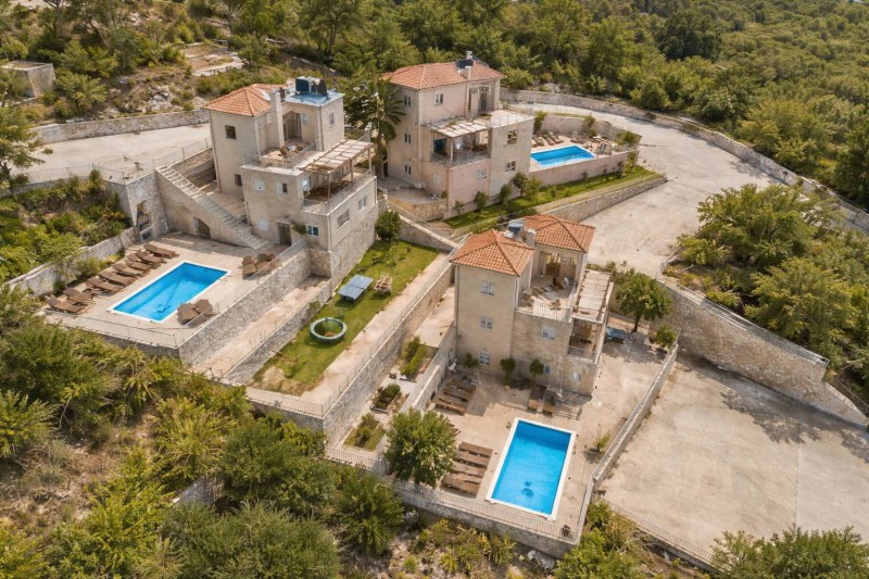 Συγκρότημα διαμερισμάτων 900 τ.μ. πρός πώληση, Ν. Ρεθύμνου, Ρέθυμνο