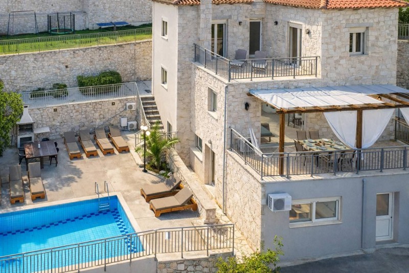 Συγκρότημα διαμερισμάτων 900 τ.μ. πρός πώληση, Ν. Ρεθύμνου, Ρέθυμνο