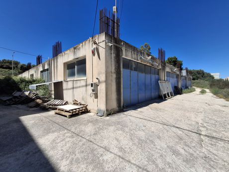 Επιχειρηματικό κτίριο 944 τ.μ. πρός πώληση