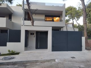 Μεζονέτα 370 τ.μ. για πώληση