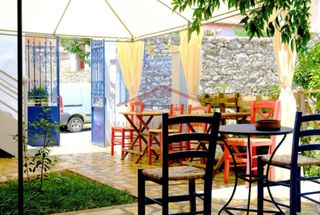Ξενοδοχείο 250 τ.μ. προς πώληση, Κέντρο Λίμνης-thumb-2