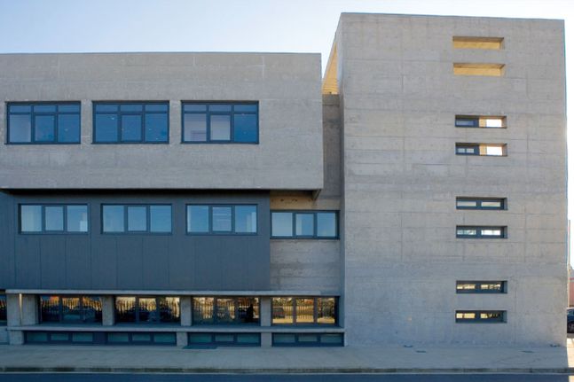 Industrial space 2.300 sqm for rent, Athens - North, Krioneri