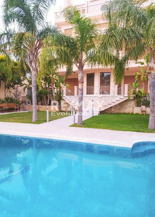 Villa 600 sqm for rent, Rest Of Attica, Saronida