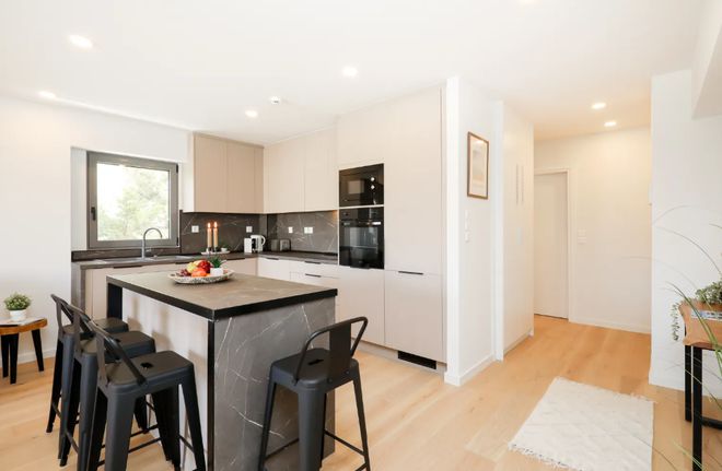 Apartment 63 sqm for rent, Athens - South, Voula