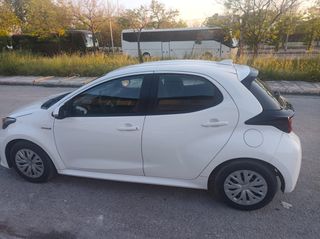 Toyota Yaris 2021 1.5 HDF Active 116HP eCVT M/C-thumb-4