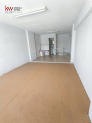 Κατάστημα 34 τ.μ. για πώληση, Λάρνακα, Λάρνακα - Κέντρο-thumb-1
