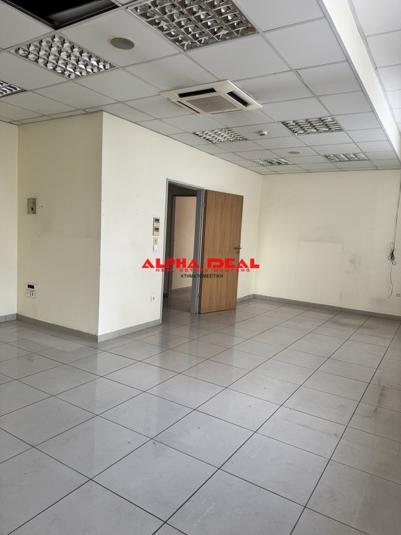 Επιχειρηματικό κτίριο 2.303 τ.μ. προς ενοικίαση, Δραπετσώνα