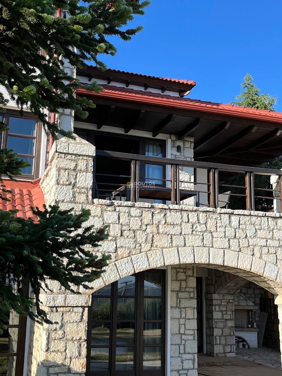 Μεζονέτα 140 τ.μ. πρός πώληση, Βοιωτία, Αράχοβα