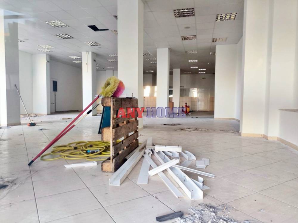 Κατάστημα 400 τ.μ. προς ενοικίαση, Σίνδος