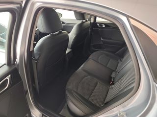 Kia XCeed 2022 Mild-Hybrid-160hp-thumb-3
