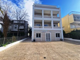 Επιχειρηματικό κτίριο 1.560 τ.μ. για πώληση