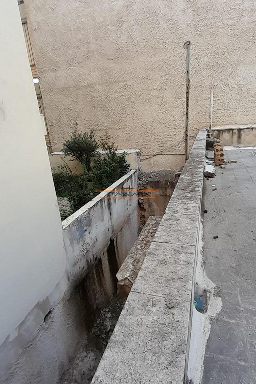 Οικόπεδο 135 τ.μ. προς πώληση, Νεάπολη Εξαρχείων
